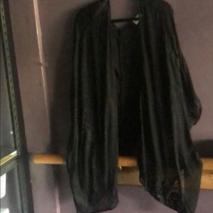 Black embossed sheer kimono